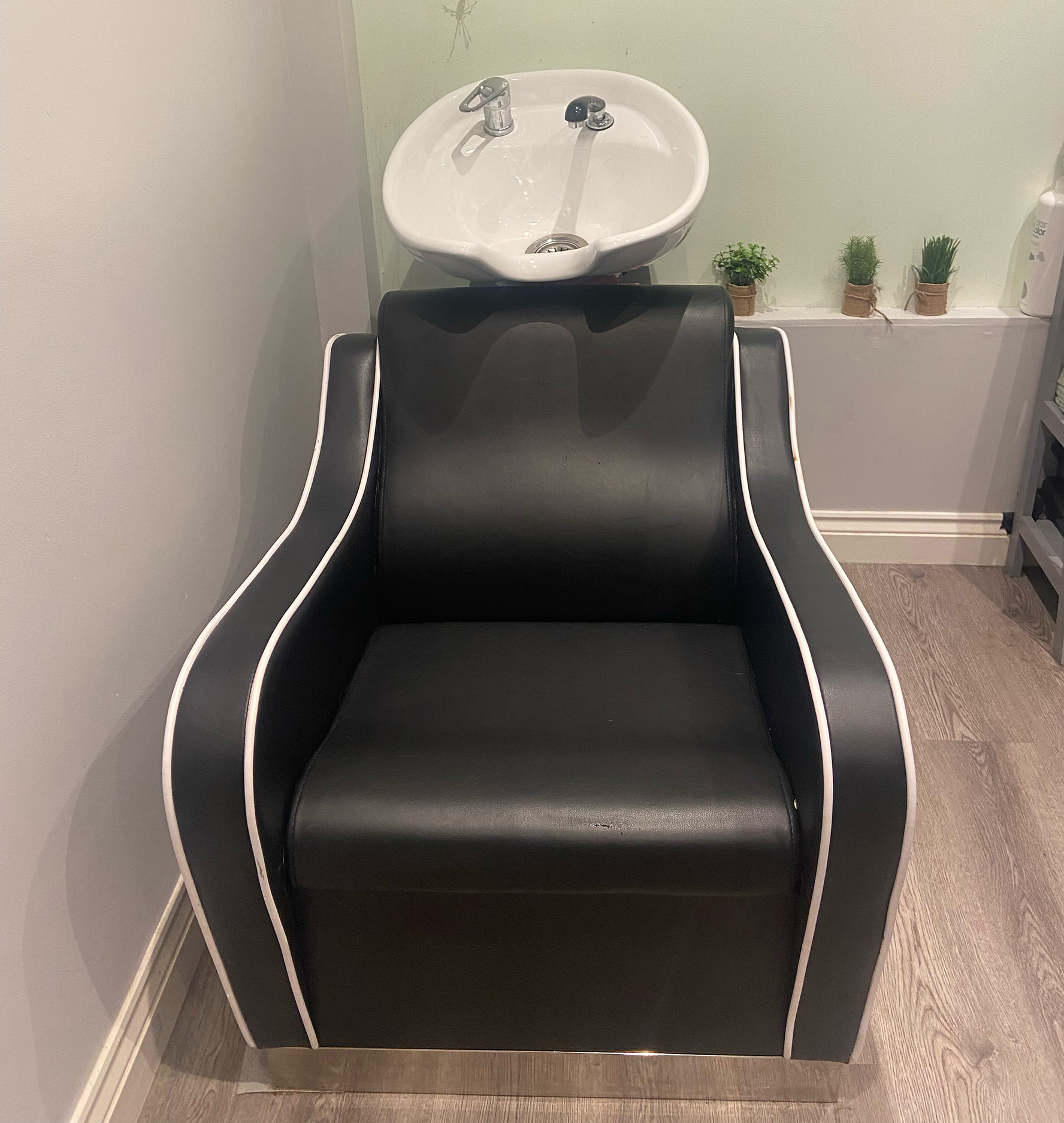 logo design by neil henderson freelance graphic designer